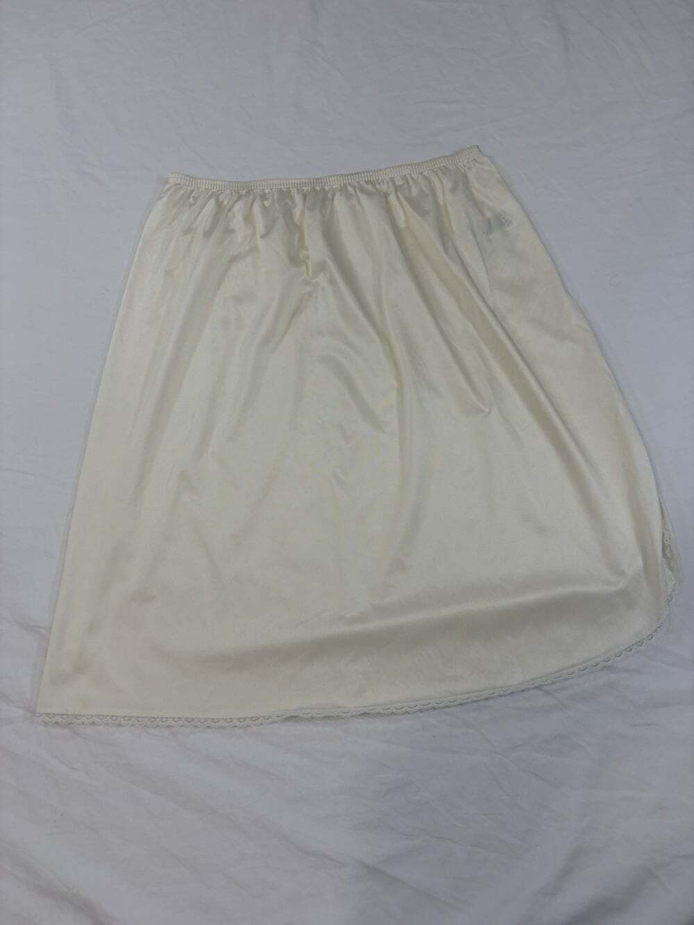 Vintage Vanity Fair Half Slip Women's Size Medium Ivory Side Slit